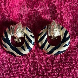 VINTAGE AVON ELIZABETH TAYLOR ZEBRA CLIPON EARRINGS